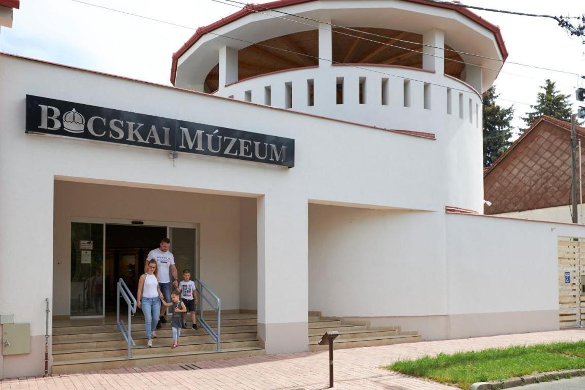 White Stone Apartman Hajdúszoboszló Εξωτερικό φωτογραφία
